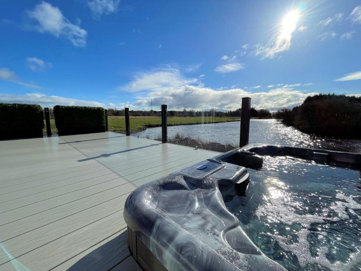 Luxury Lakeside Lodge With Htub Beautiful Views Annan Eksteriør bilde