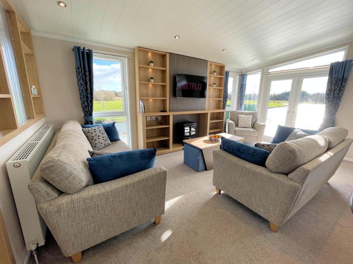 Luxury Lakeside Lodge With Htub Beautiful Views Annan Eksteriør bilde