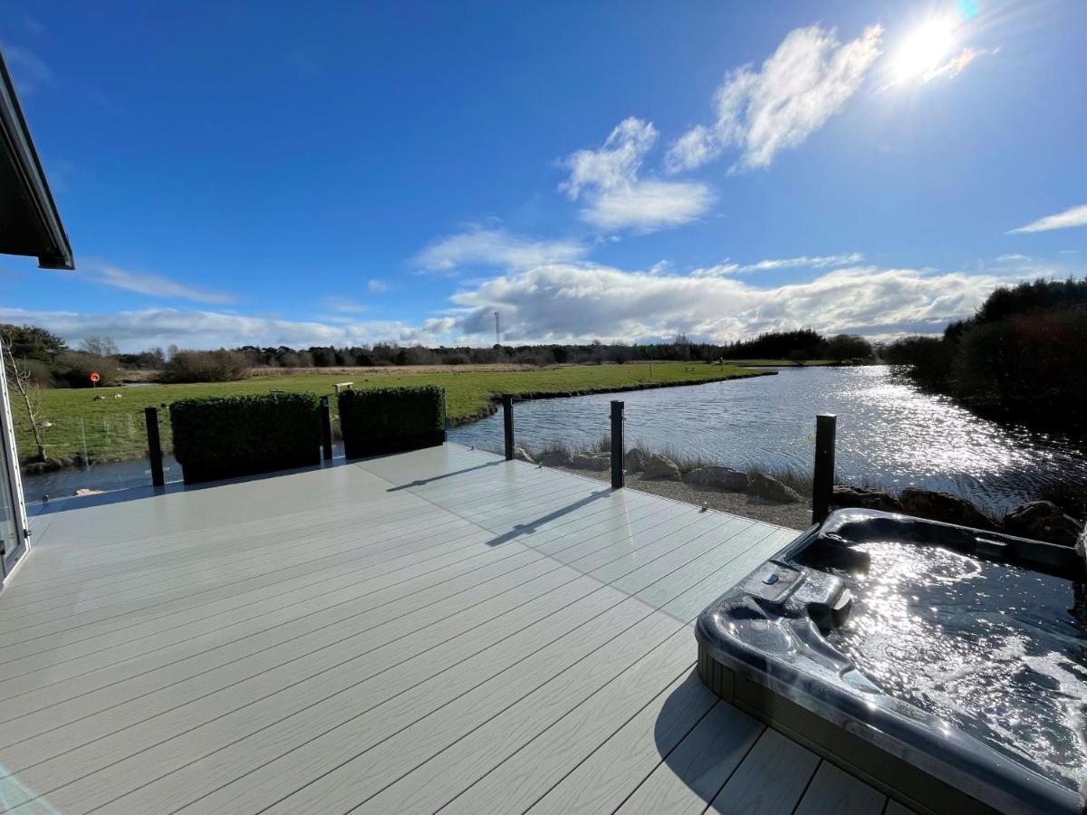 Luxury Lakeside Lodge With Htub Beautiful Views Annan Eksteriør bilde