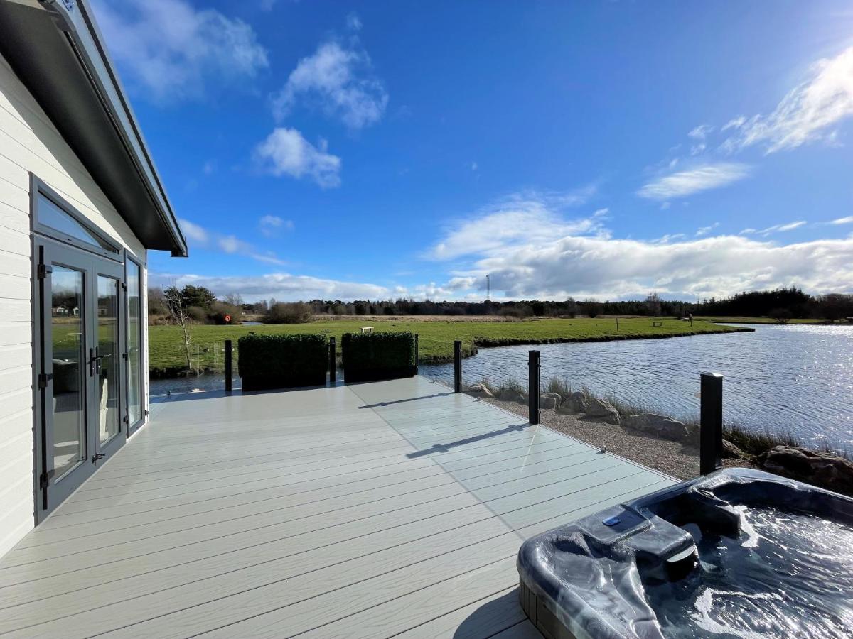 Luxury Lakeside Lodge With Htub Beautiful Views Annan Eksteriør bilde