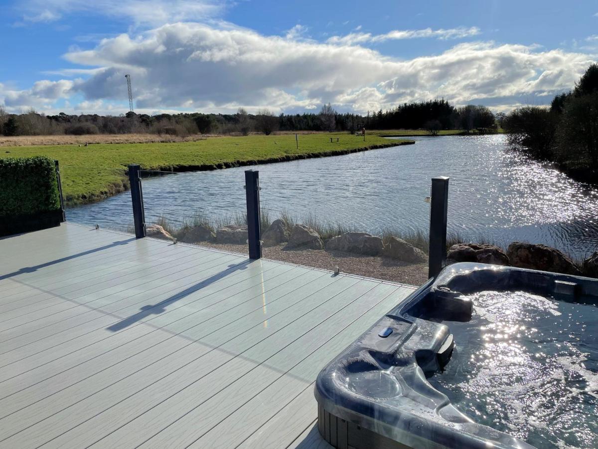 Luxury Lakeside Lodge With Htub Beautiful Views Annan Eksteriør bilde