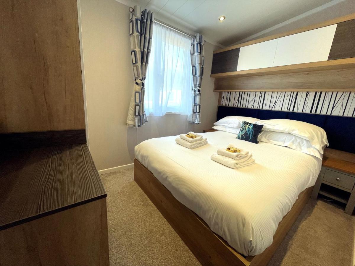 Luxury Lakeside Lodge With Htub Beautiful Views Annan Eksteriør bilde